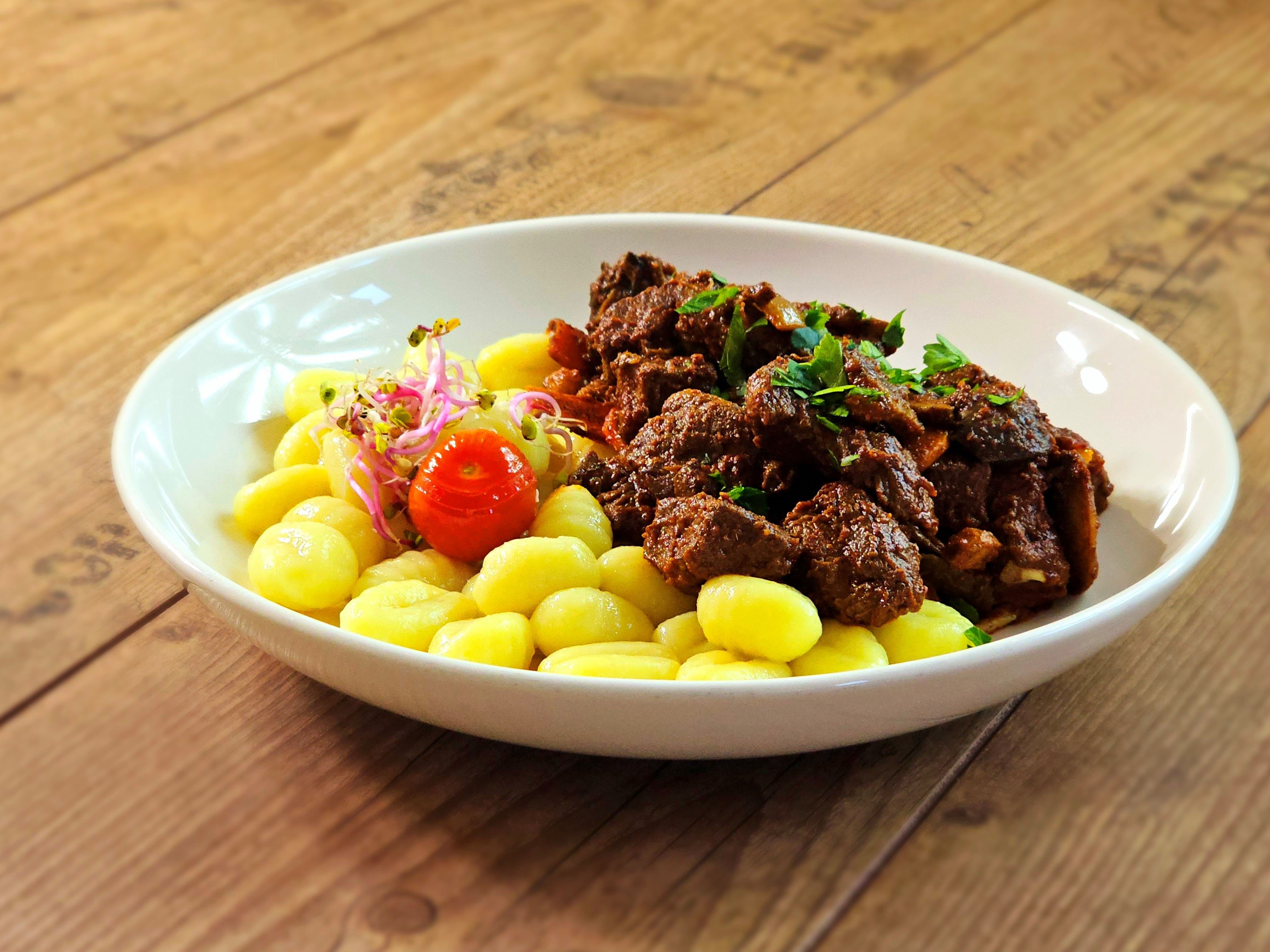 Burgundi marharagu gnocchival