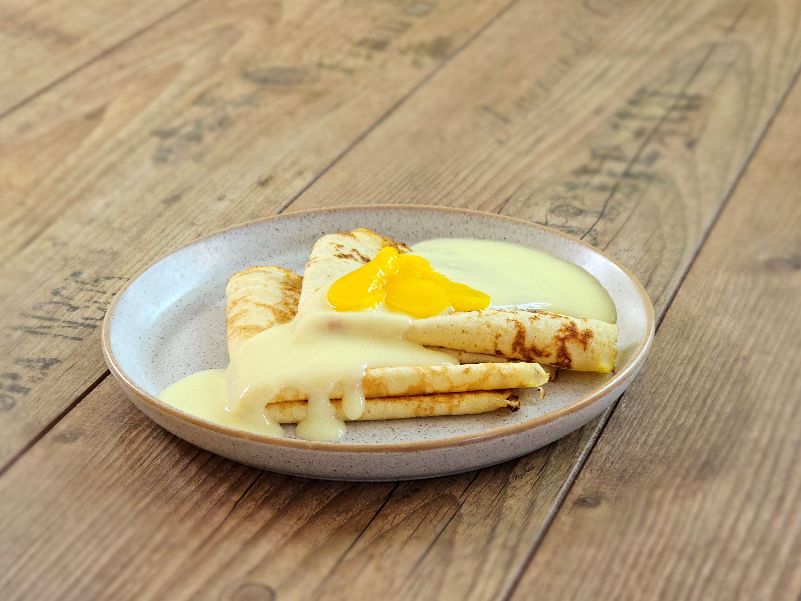 Túrós barackos palacsinta