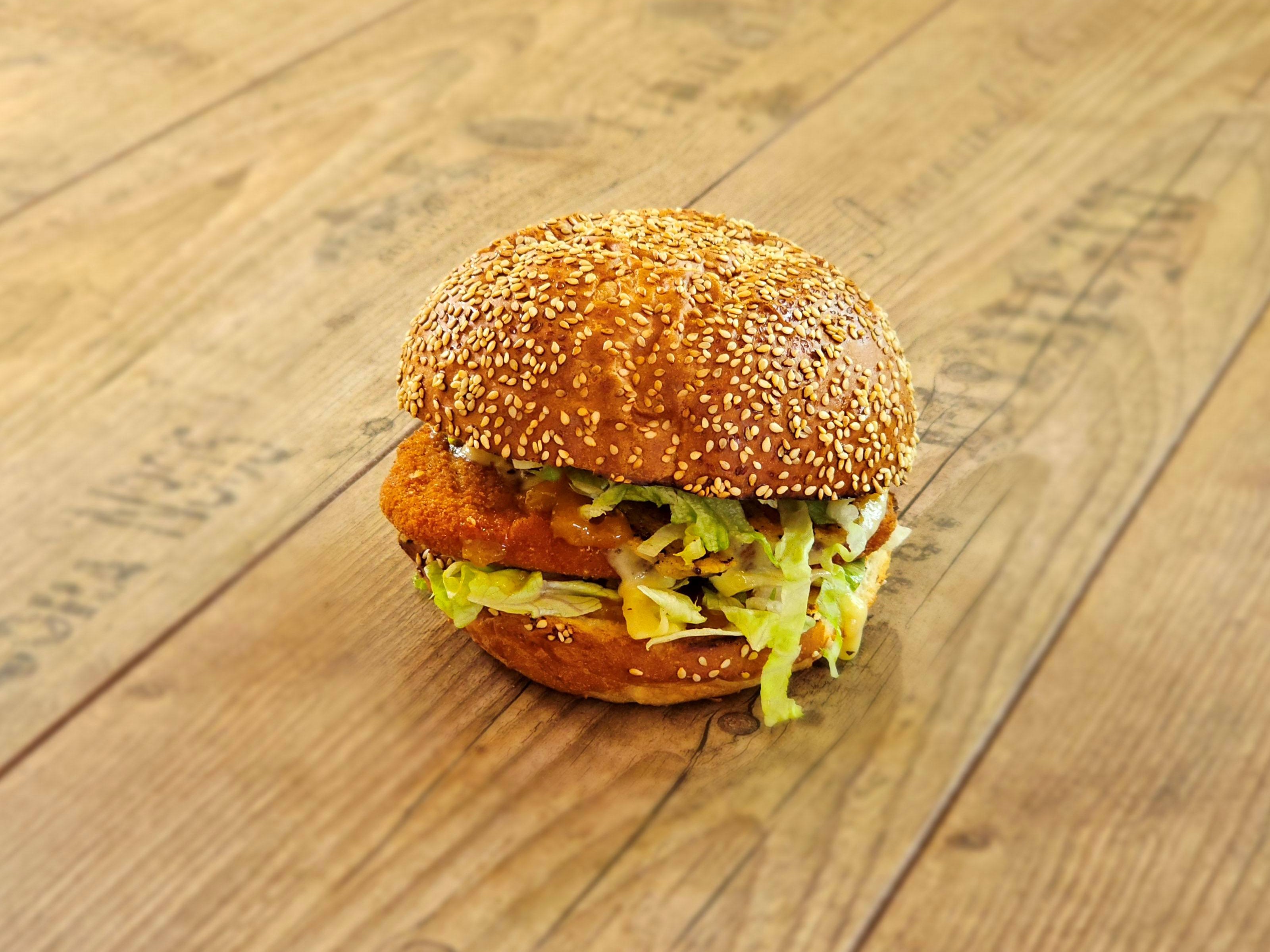 Rántott karibi burger